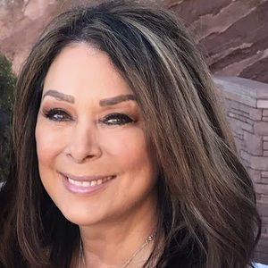 Meet your Posher, Candie